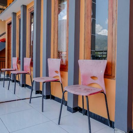 Oyo 1351 Tanggulasi Resto & Residence Syariah Magetan Ngoại thất bức ảnh