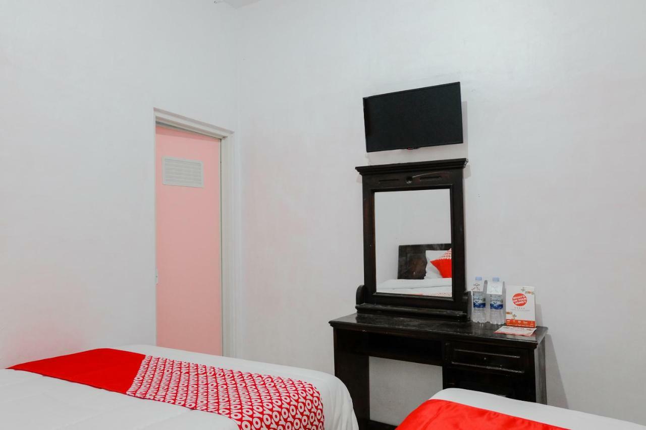 Oyo 1351 Tanggulasi Resto & Residence Syariah Magetan Ngoại thất bức ảnh