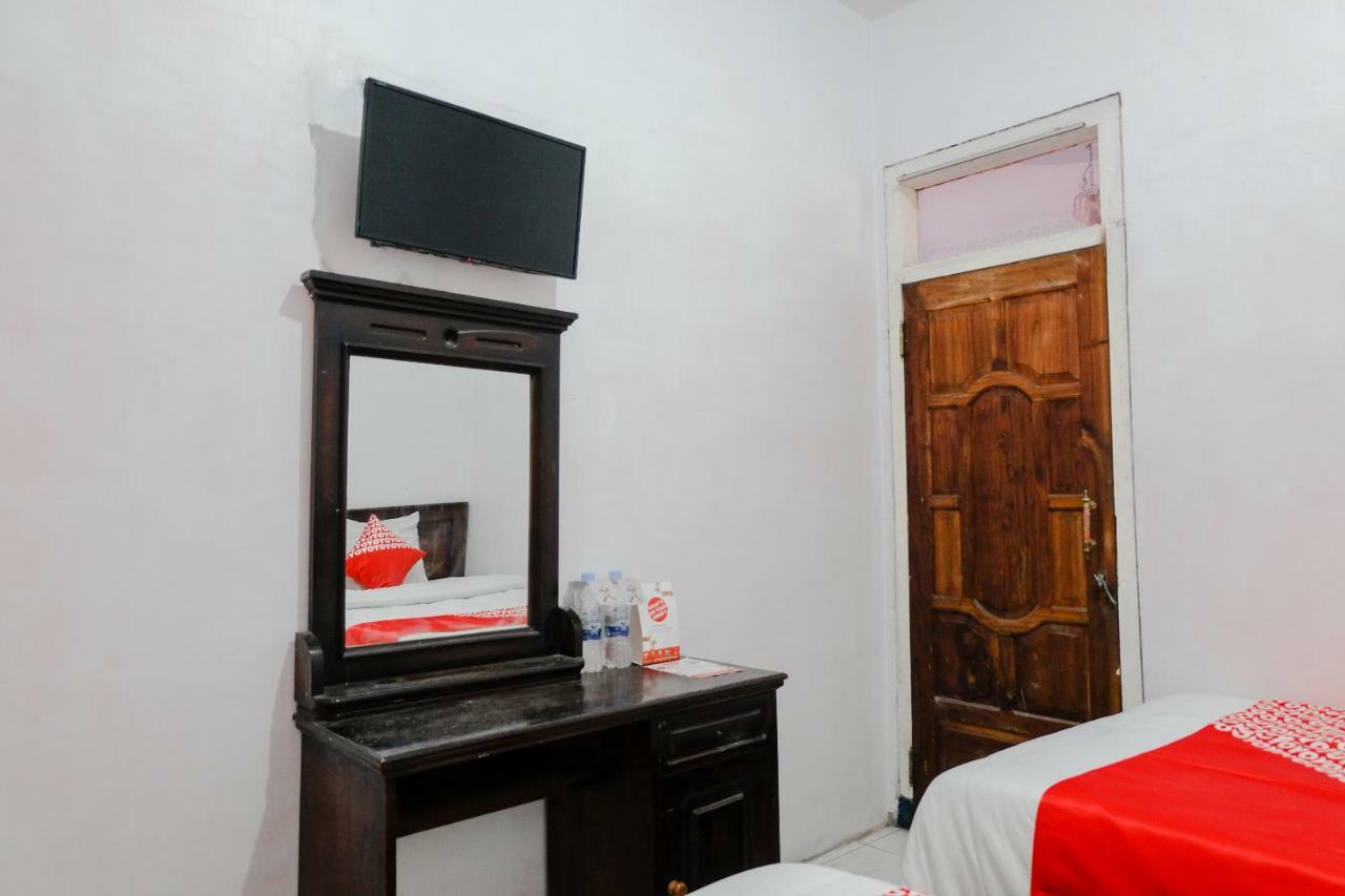 Oyo 1351 Tanggulasi Resto & Residence Syariah Magetan Ngoại thất bức ảnh