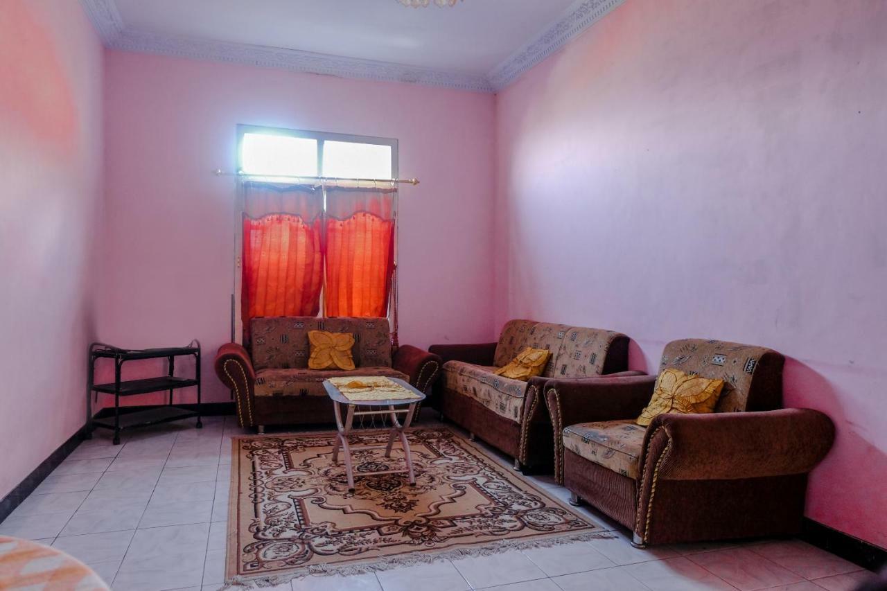 Oyo 1351 Tanggulasi Resto & Residence Syariah Magetan Ngoại thất bức ảnh